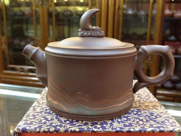 Мастеровой исинский чайник Хуа Ни