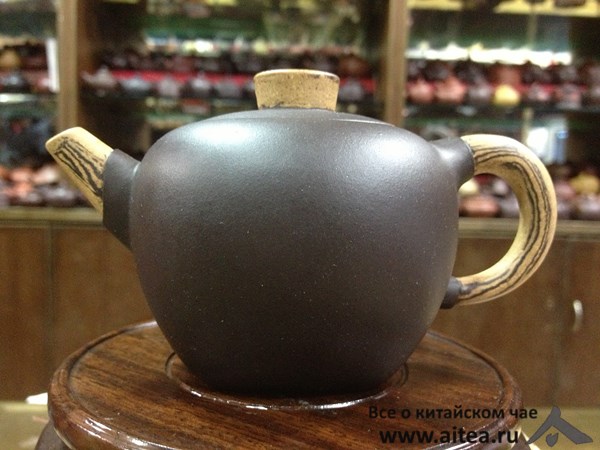 Мастеровой чайник из Дзяо Ни