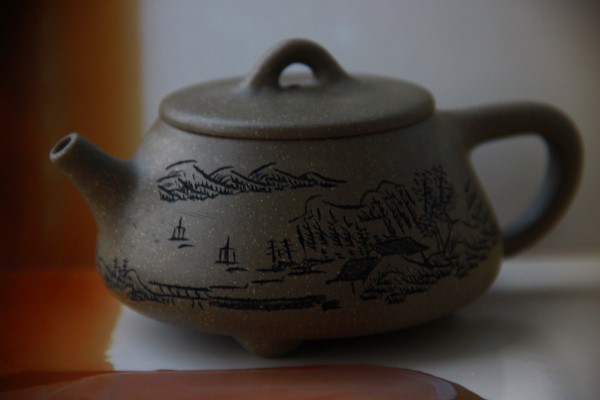 Исинский чайник формы Шипяо