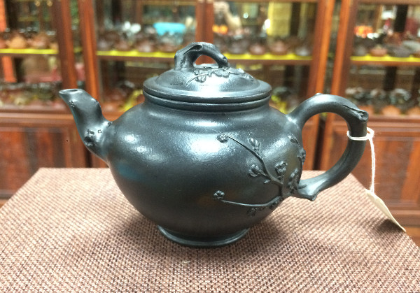 Мастеровой чайник из Ухэй Джуни