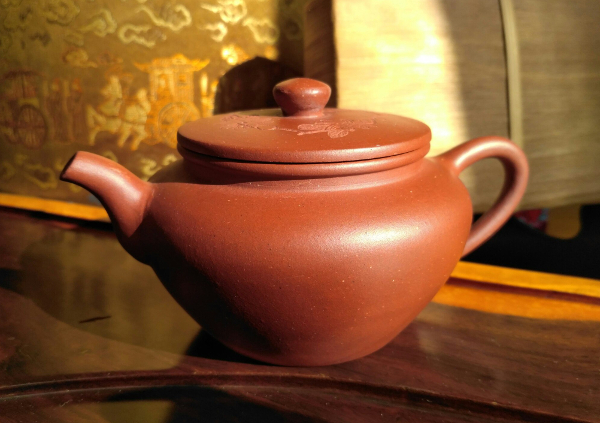 Исинский чайник Гуань Хуа