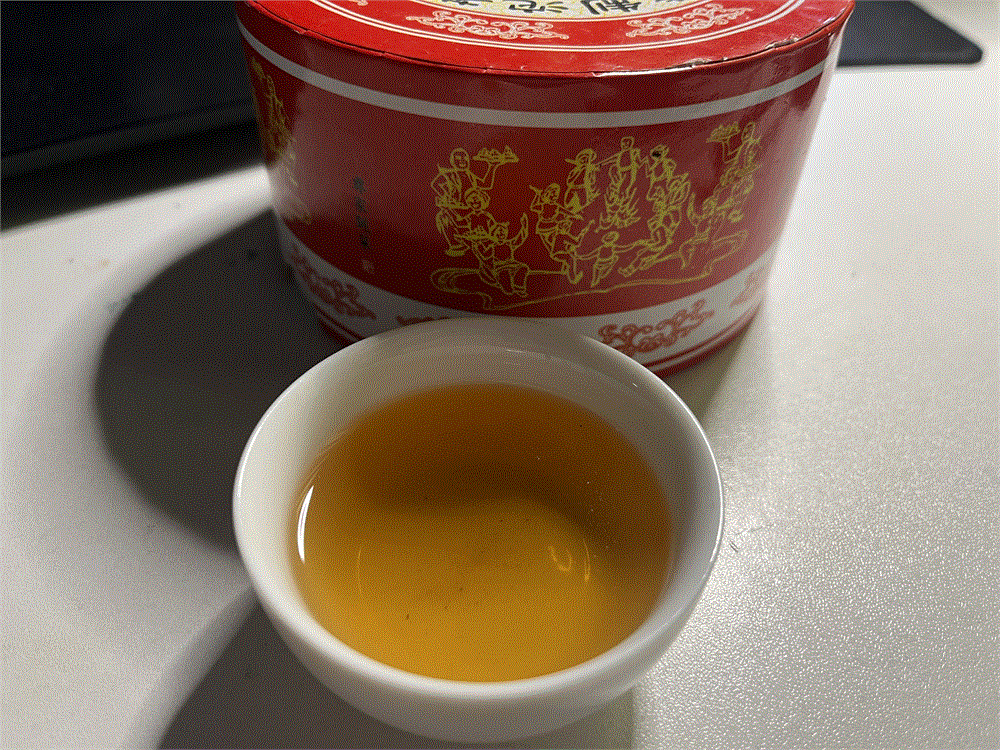 Решил в конце года по сусекам помести и намести на последнюю заварку это точи: удачно намел- чай поменялся за год - полностью ушла горечь и появился сухофруктовый вкус. Еще возьму.  